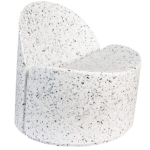 Bílé terrazzo zahradní lounge křeslo Zuiver Bloom